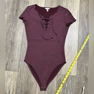 ❤️ Cape- Juby maroon body shirt.